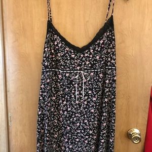 Black floral microfiber chemise size 3x